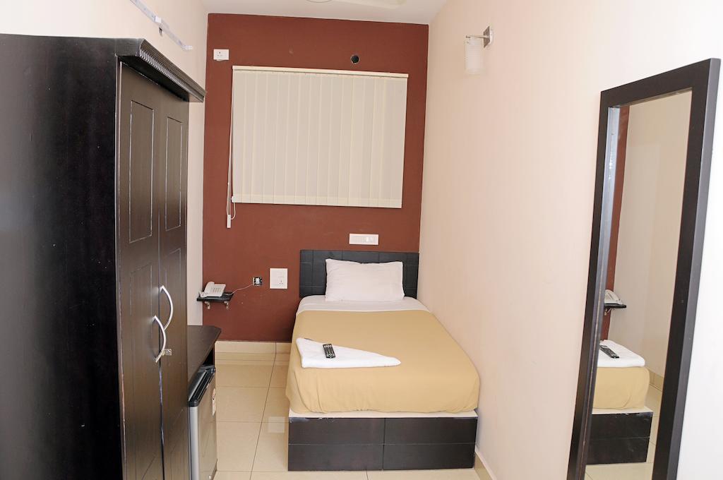 Hotel Sri Krishna Residency Udupi Exteriör bild
