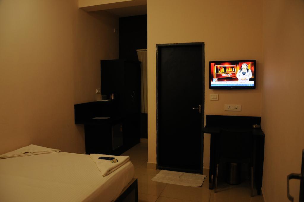 Hotel Sri Krishna Residency Udupi Rum bild