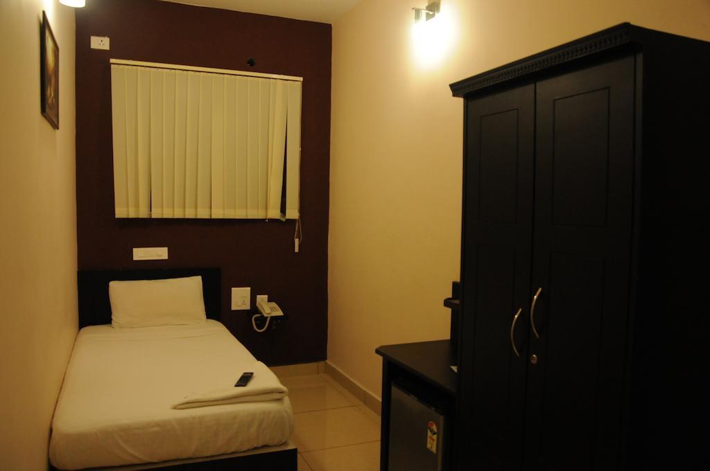 Hotel Sri Krishna Residency Udupi Exteriör bild