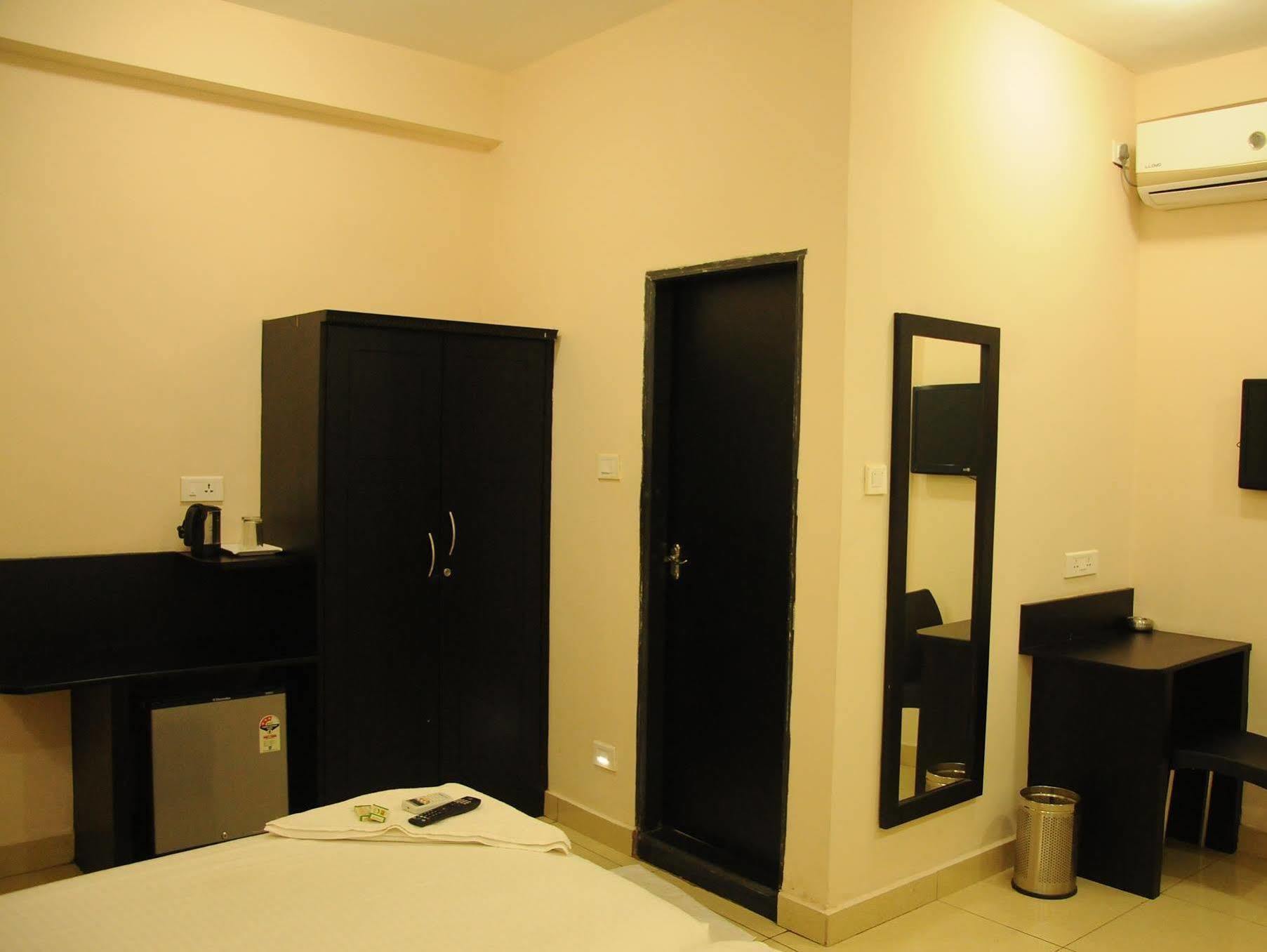 Hotel Sri Krishna Residency Udupi Exteriör bild